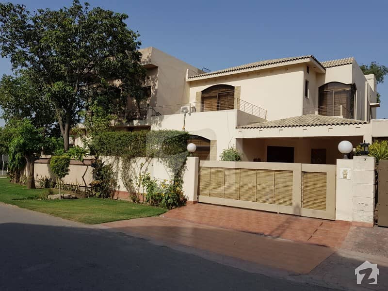 ڈی ایچ اے فیز 4 ڈیفنس (ڈی ایچ اے) لاہور میں 4 کمروں کا 11 مرلہ مکان 2.45 کروڑ میں برائے فروخت۔