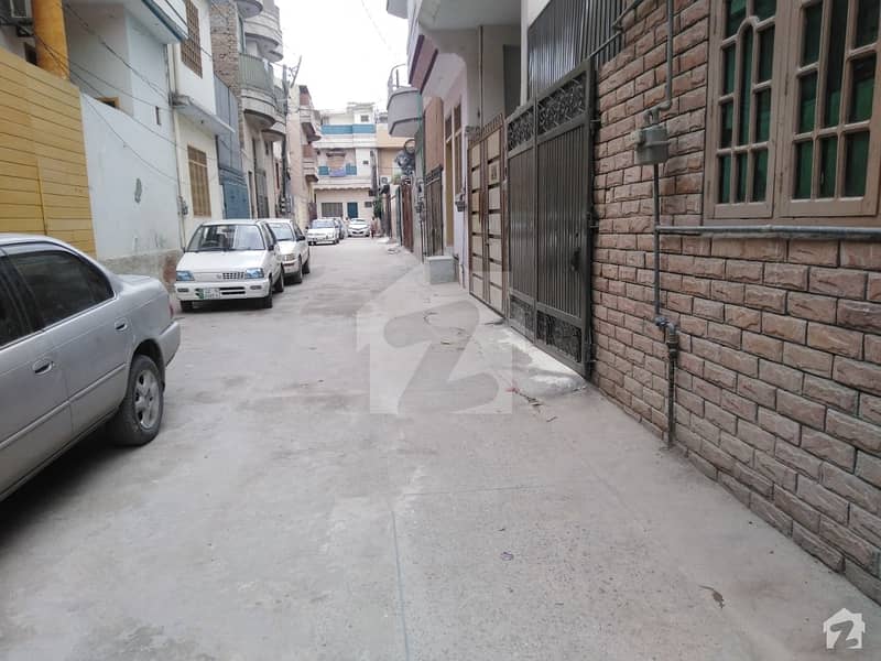 خیبر کالونی 2 پشاور میں 7 کمروں کا 4 مرلہ مکان 40 ہزار میں کرایہ پر دستیاب ہے۔