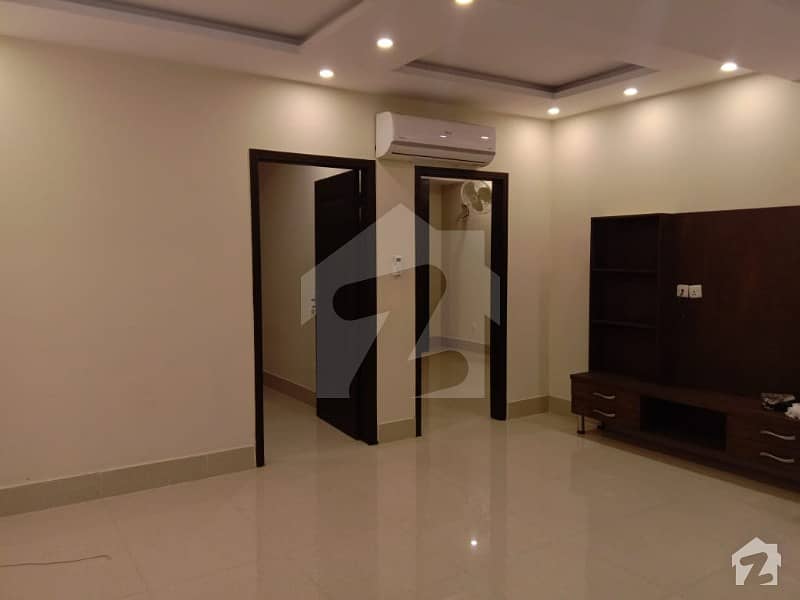 بحریہ ٹاؤن سیکٹر سی بحریہ ٹاؤن لاہور میں 2 کمروں کا 2 مرلہ فلیٹ 30 ہزار میں کرایہ پر دستیاب ہے۔