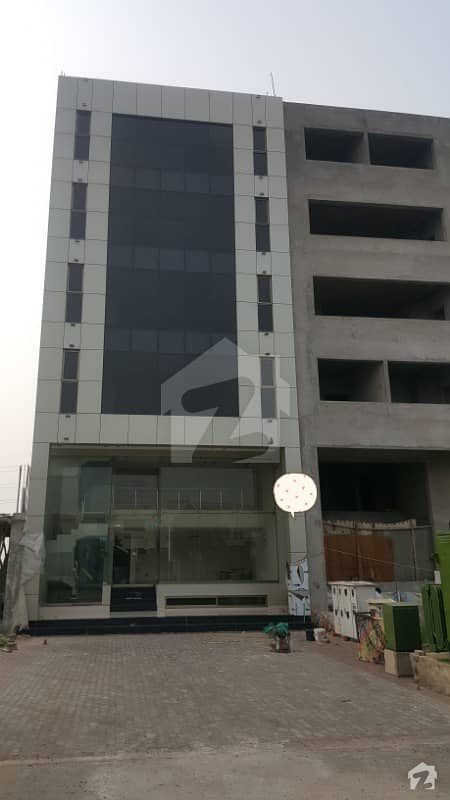 ڈی ایچ اے فیز 6 ڈیفنس (ڈی ایچ اے) لاہور میں 6 کمروں کا 4 مرلہ عمارت 8.25 کروڑ میں برائے فروخت۔