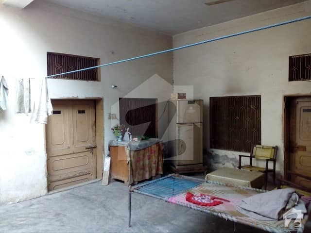 چونگ موہلنوال روڈ لاہور میں 3 کمروں کا 7 مرلہ مکان 1. 1 کروڑ میں برائے فروخت۔