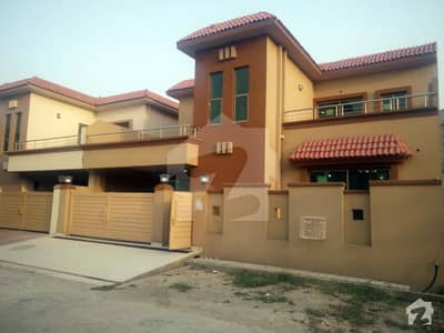 10 Marla 4 Bedrooms House For Sale In Askari Xi Lahore