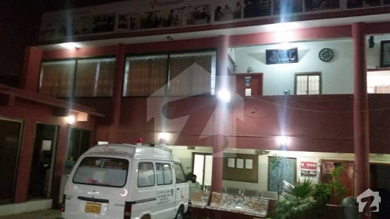 نارتھ ناظم آباد کراچی میں 2 کنال عمارت 9 کروڑ میں برائے فروخت۔