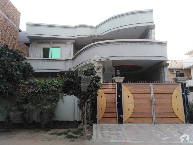 علامہ اقبال ٹاؤن بہاولپور میں 5 کمروں کا 10 مرلہ مکان 1.5 کروڑ میں برائے فروخت۔