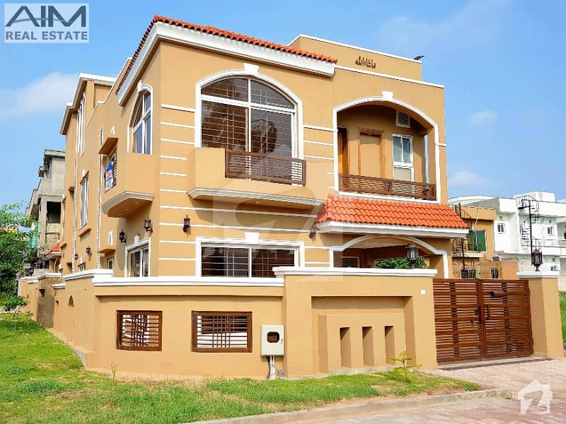 11 Marla Designer House For Sale In Bahria Town