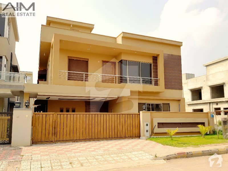 Excellent 10 Marla House For Sale
