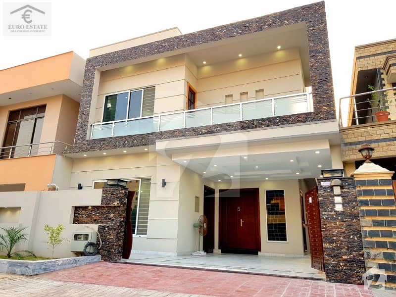 10 Marla Luxurious House For Sale In Bahria Town