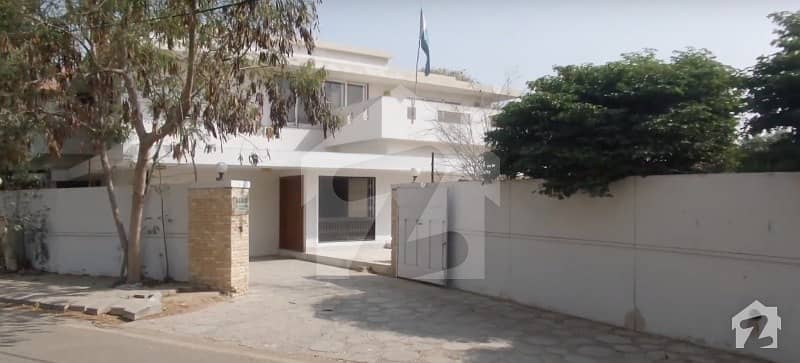 ڈی ایچ اے فیز 2 ڈی ایچ اے کراچی میں 7 کمروں کا 2 کنال مکان 11.5 کروڑ میں برائے فروخت۔