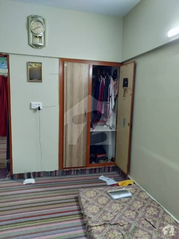 یونیورسٹی روڈ کراچی میں 2 کمروں کا 3 مرلہ فلیٹ 35 لاکھ میں برائے فروخت۔