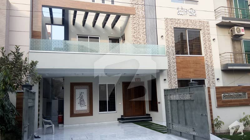 11 Marla Triple Storey Brand New House Available For Rent