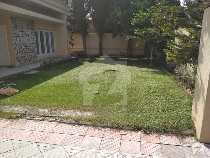 Beautiful House For Rent In F-7 4 Bedrooms With Attached Bathrooms