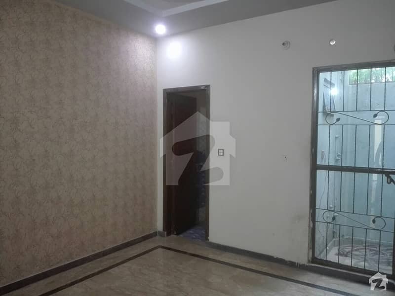 Upper Portion Available For Rent In Lalazar Lahore