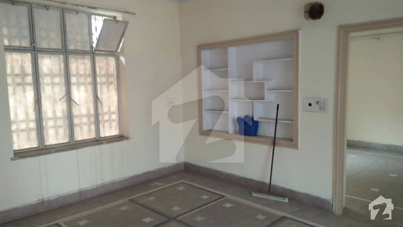Upper Portion Available For Rent In Nishtar Block