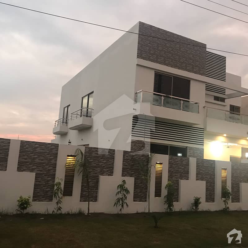 Beautiful Designer’s House For Sale Valencia Block G, Valencia