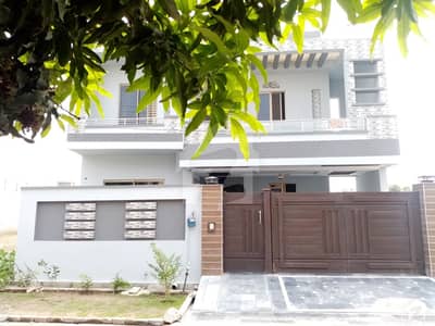 Here Is A Good Opportunity To Live In A Well-Built House Here Is A Good Opportunity To Live In A Well-Built House