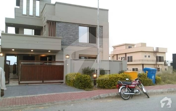 بحریہ ٹاؤن فیز 8 بحریہ ٹاؤن راولپنڈی راولپنڈی میں 5 کمروں کا 10 مرلہ مکان 1.65 کروڑ میں برائے فروخت۔