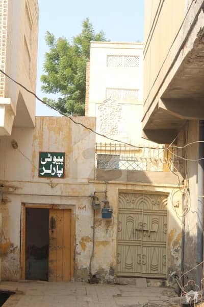 بلاک 28 ڈیرہ غازی خان میں 3 کمروں کا 4 مرلہ مکان 1.3 کروڑ میں برائے فروخت۔