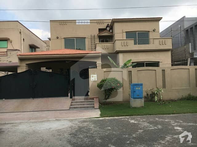 DHA PHASE 8 ONE Kanal double until owner build house for sale