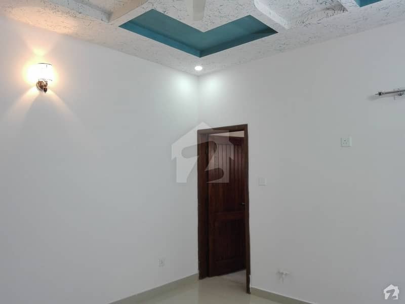 ایف ۔ 10 اسلام آباد میں 7 کمروں کا 1 کنال مکان 8.8 کروڑ میں برائے فروخت۔