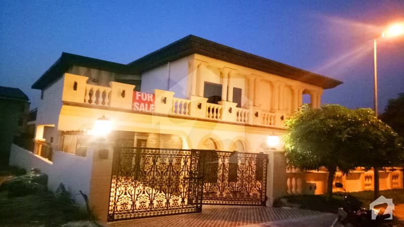 1 Kanal Lavish Corner House Is Available For Sale