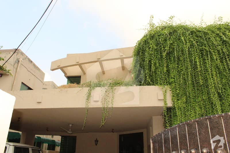 01 Kanal Portion Outclass Location Immaculate Condition Separate Entry In DHA Block Aa Phase 04