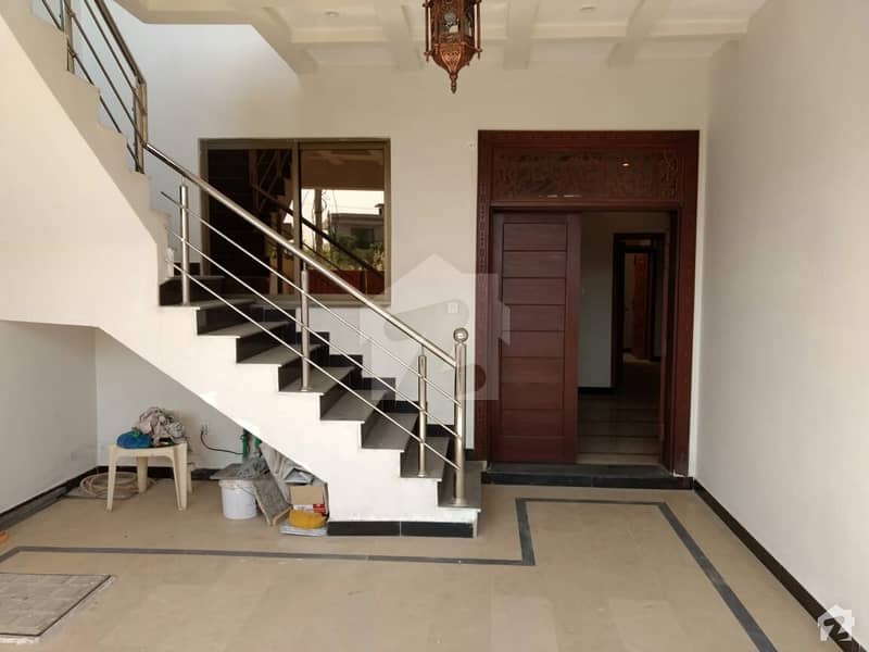 سوان گارڈن اسلام آباد میں 4 کمروں کا 6 مرلہ مکان 1.2 کروڑ میں برائے فروخت۔