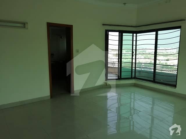 Rabia Banglow 3 Bed Upper Portion