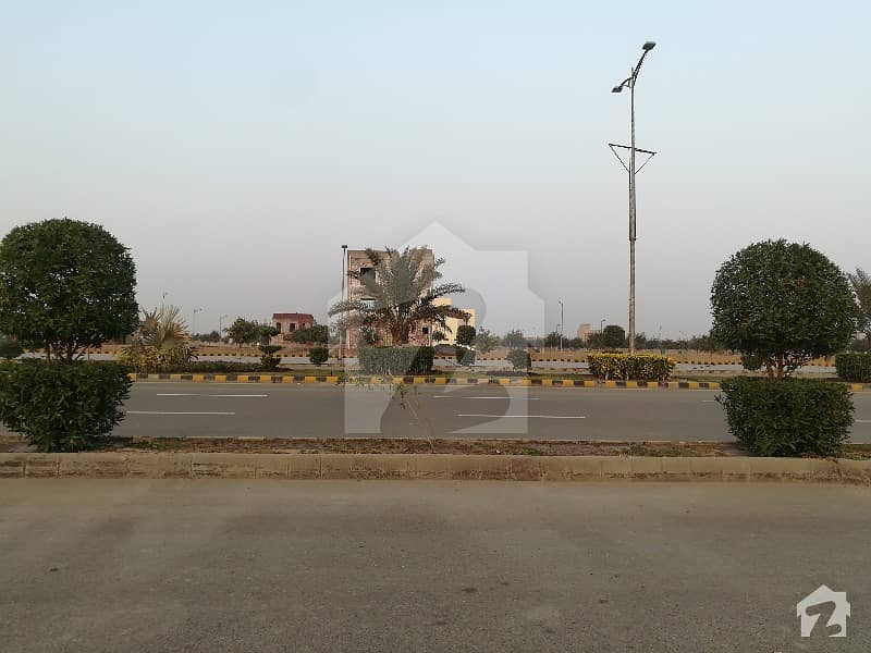 38 Marla Corner 100 Feet Road Plot For Sale In Bahria Town