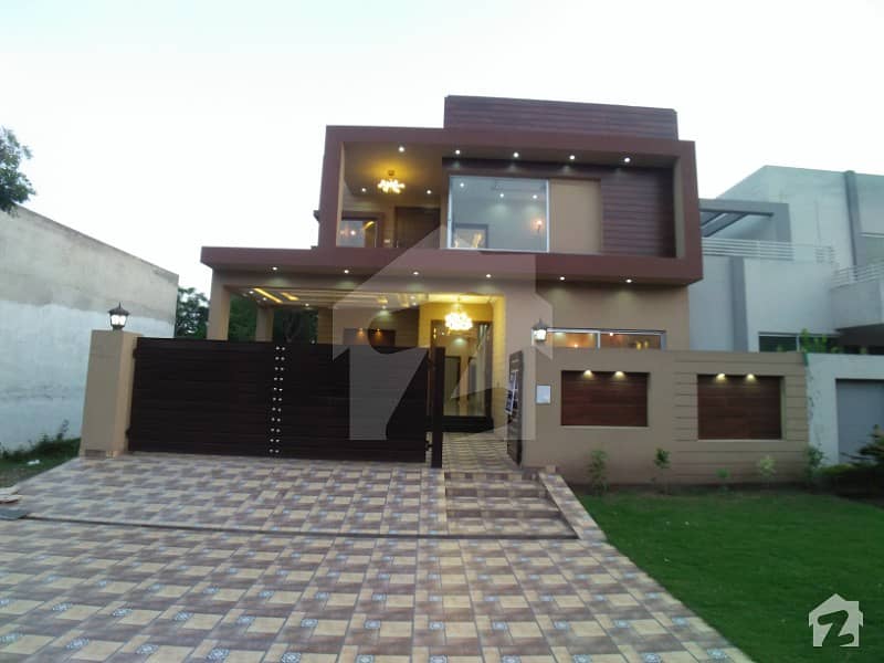 12 Marla Brand New Luxurious Bungalow For Sale