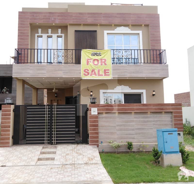 5 Marla Out Class Stylish Luxury House For Sale In DHA  phase 6
