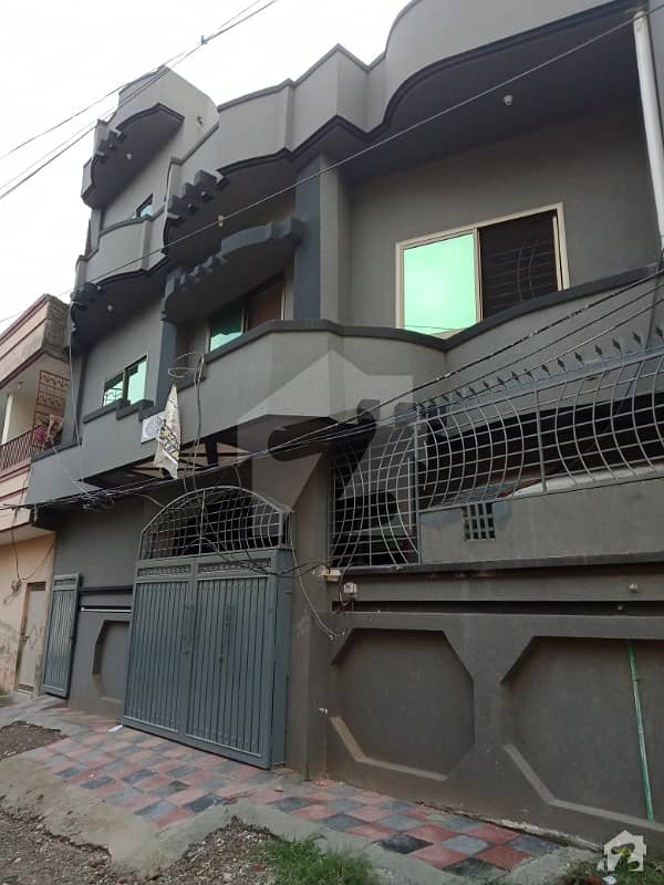 چکراروڈ راولپنڈی میں 6 کمروں کا 4 مرلہ مکان 90 لاکھ میں برائے فروخت۔