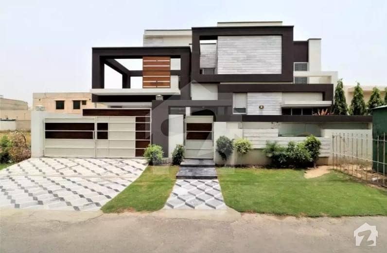 Kanal Brand New Luxury Bungalow Is Up For Sale