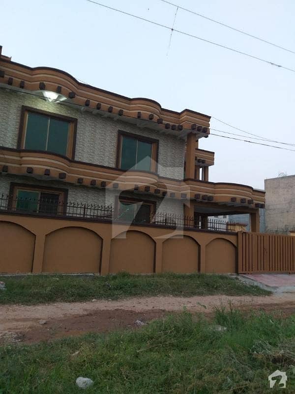 ڈیفنس روڈ راولپنڈی میں 5 کمروں کا 8 مرلہ مکان 1.35 کروڑ میں برائے فروخت۔
