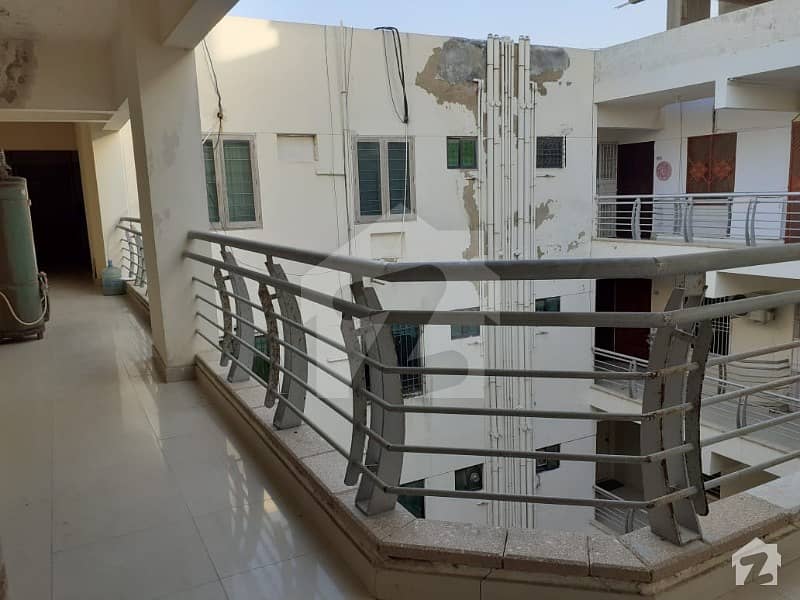 KARACHI BEACH CLIFTON  BLOCK3 APPARENT FOR SALE