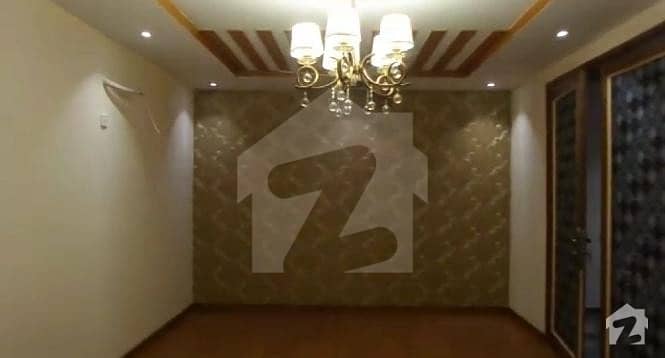 ڈی ایچ اے فیز 7 ایکسٹینشن ڈی ایچ اے ڈیفینس کراچی میں 4 کمروں کا 4 مرلہ مکان 3.7 کروڑ میں برائے فروخت۔