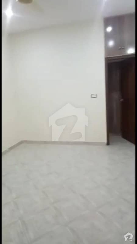 10 marla upper poction for rent in gulberg 3 prime location