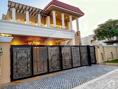 Triple Unit 1 Kanal Fully Furnished House With Basement On Main Boulevard For Sale Triple Unit 1 Kanal Fully Furnished House With Basement On Main Boulevard For Sale