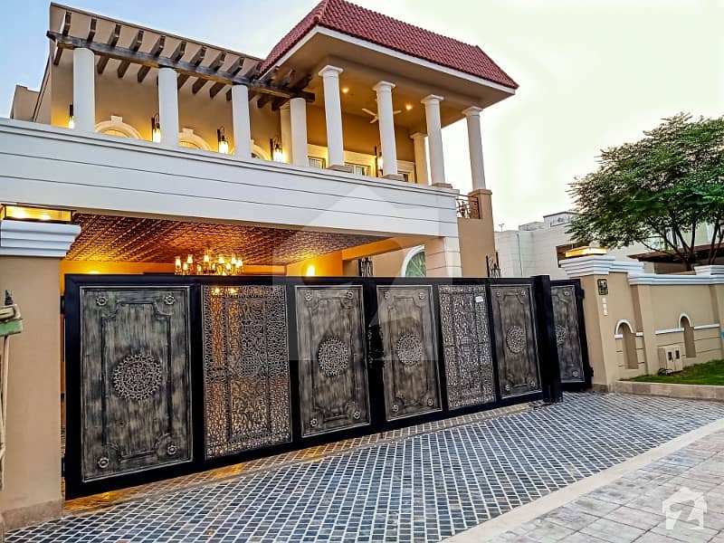 Triple Unit 1 Kanal Fully Furnished House With Basement On Main Boulevard For Sale Triple Unit 1 Kanal Fully Furnished House With Basement On Main Boulevard For Sale