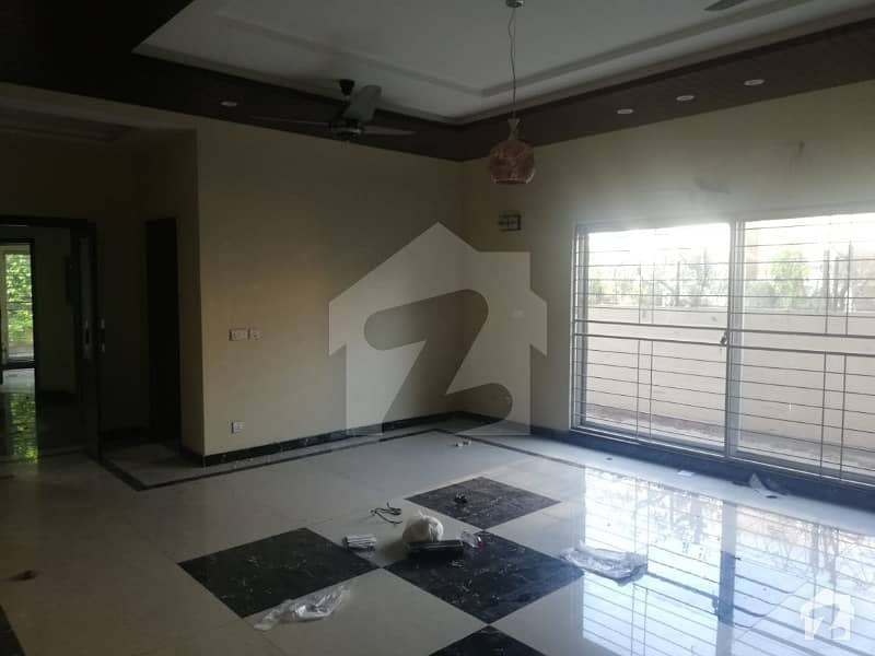 Defence  DHA Phase 3 Block X lower portion 1 kanal for rent