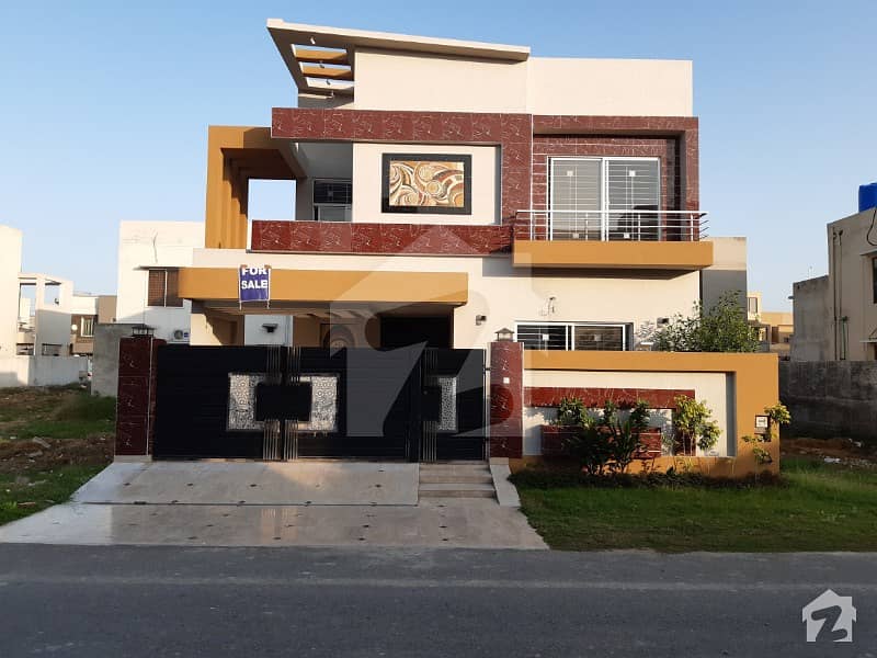 10 Marla Brand New House For Sale At Orchard Block Paragon City Lahore
