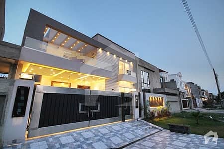 11 Marla Brand New Luxury House Is Available For Sale 11 Marla Brand New Luxury House Is Available For Sale