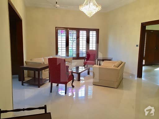 1000 yards Beautiful Single Story fully renovated Bungalow For Rent DHA Phase 4 Gizri Streets