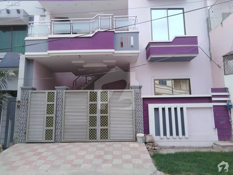 علامہ اقبال ٹاؤن بہاولپور میں 5 کمروں کا 8 مرلہ مکان 1. 5 کروڑ میں برائے فروخت۔
