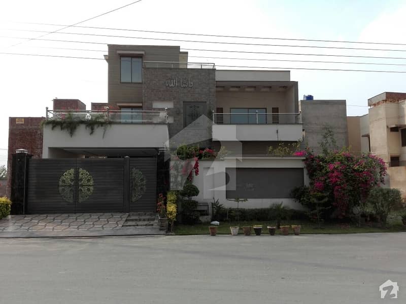 ایڈن ویلی فیصل آباد میں 5 کمروں کا 15 مرلہ مکان 3. 5 کروڑ میں برائے فروخت۔