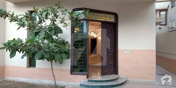 450 Sq Yds 6 Bedrooms Maintained House For Rent 450 Sq Yds 6 Bedrooms Maintained House For Rent
