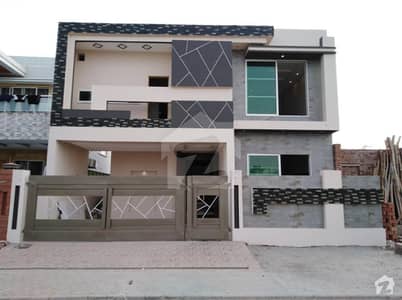 Here Is A Good Opportunity To Live In A Well-Build House Here Is A Good Opportunity To Live In A Well-Build House