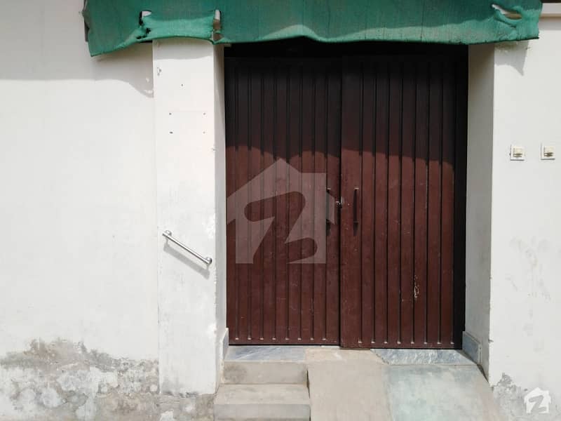 نواب پور روڈ ملتان میں 2 کمروں کا 5 مرلہ مکان 28 لاکھ میں برائے فروخت۔