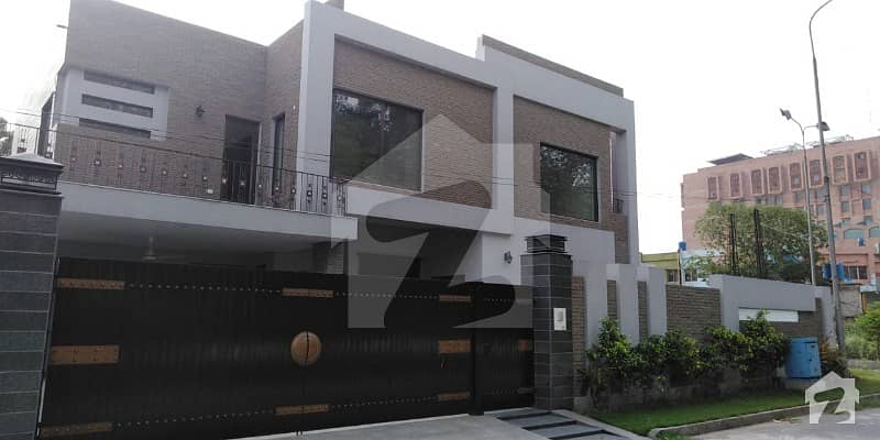 Kanal Luxurious Brand New Home Cantt Lahore