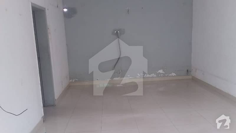 16 Merla upper portion for rent in upper mall, suteable for silant office