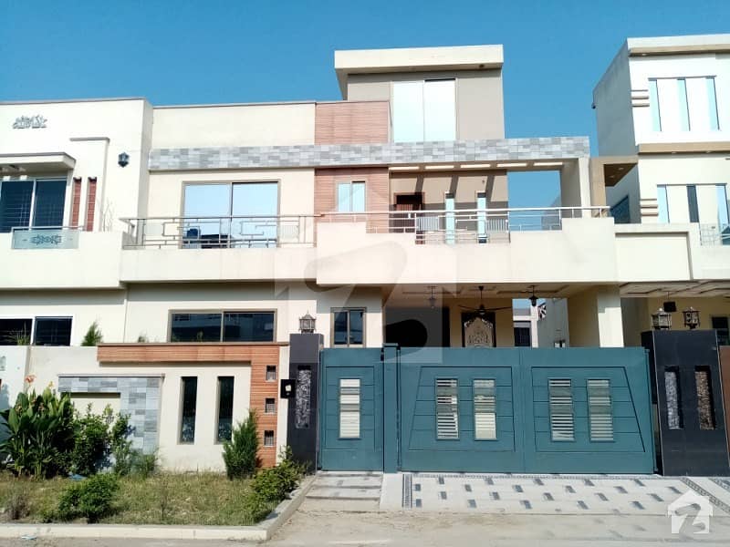 10 Marla House Is Available For Sale In Block Aa - Extension